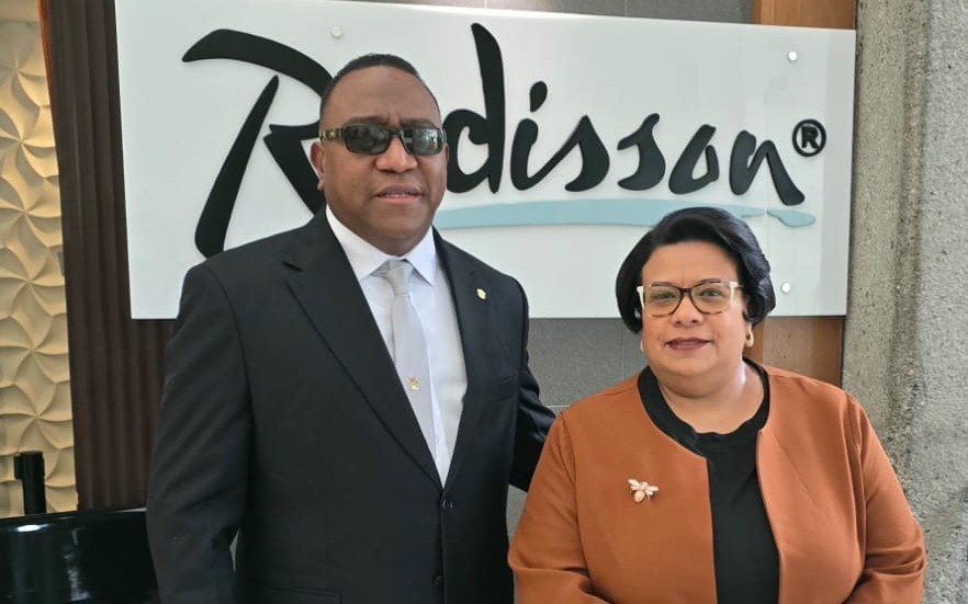 Apóstoles Félix y Betsy Ibarra